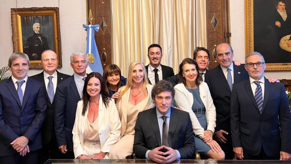 Javier Milei y su gabinete