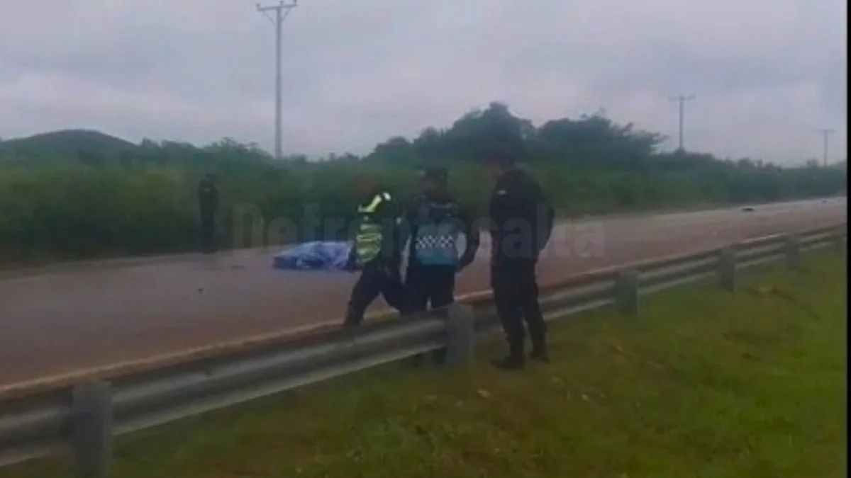 La Policía resguarda la escena del siniestro fatal en Circunvalación Sureste.