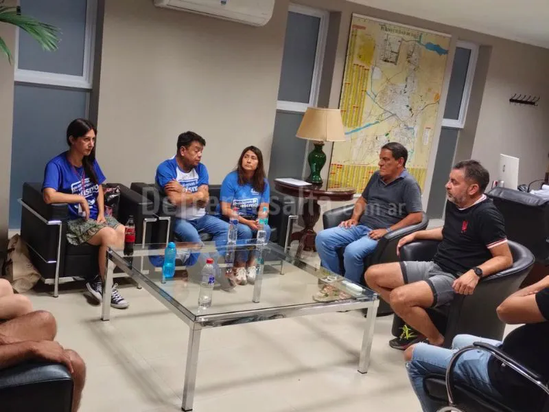 Chalabe y Carral con padres de niños TEA.