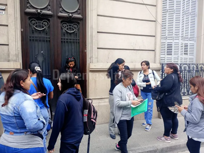 Protestas de padres en la Escuela Castellanos.