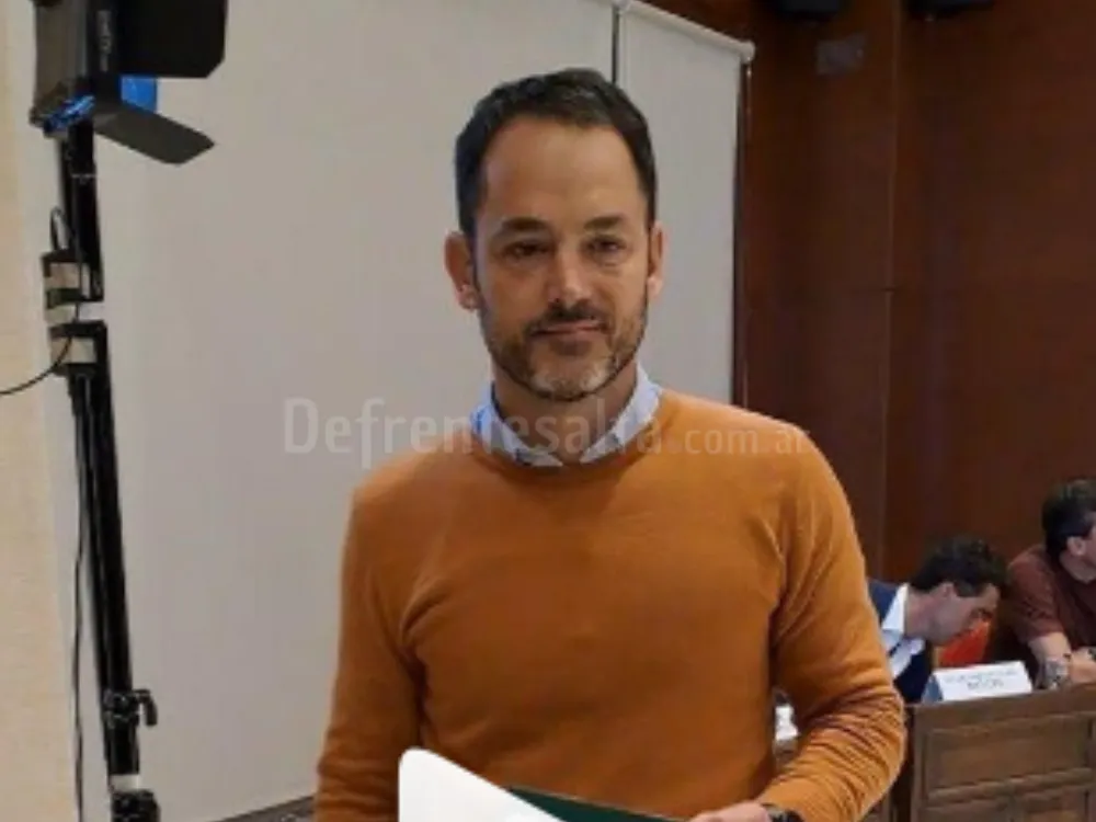 Emiliano Durand abandonó el debate