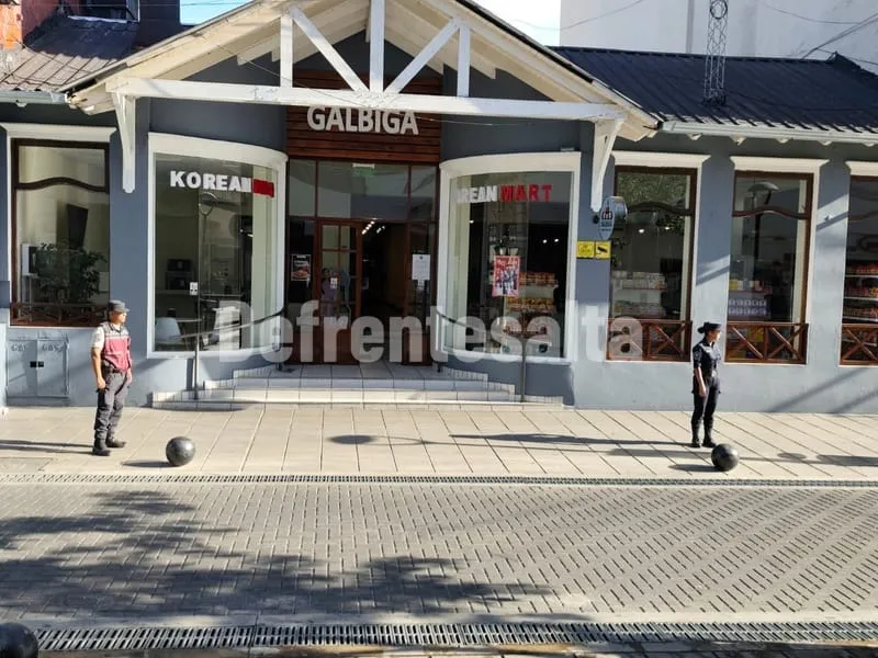 Robo en un local de cale España al 400. 