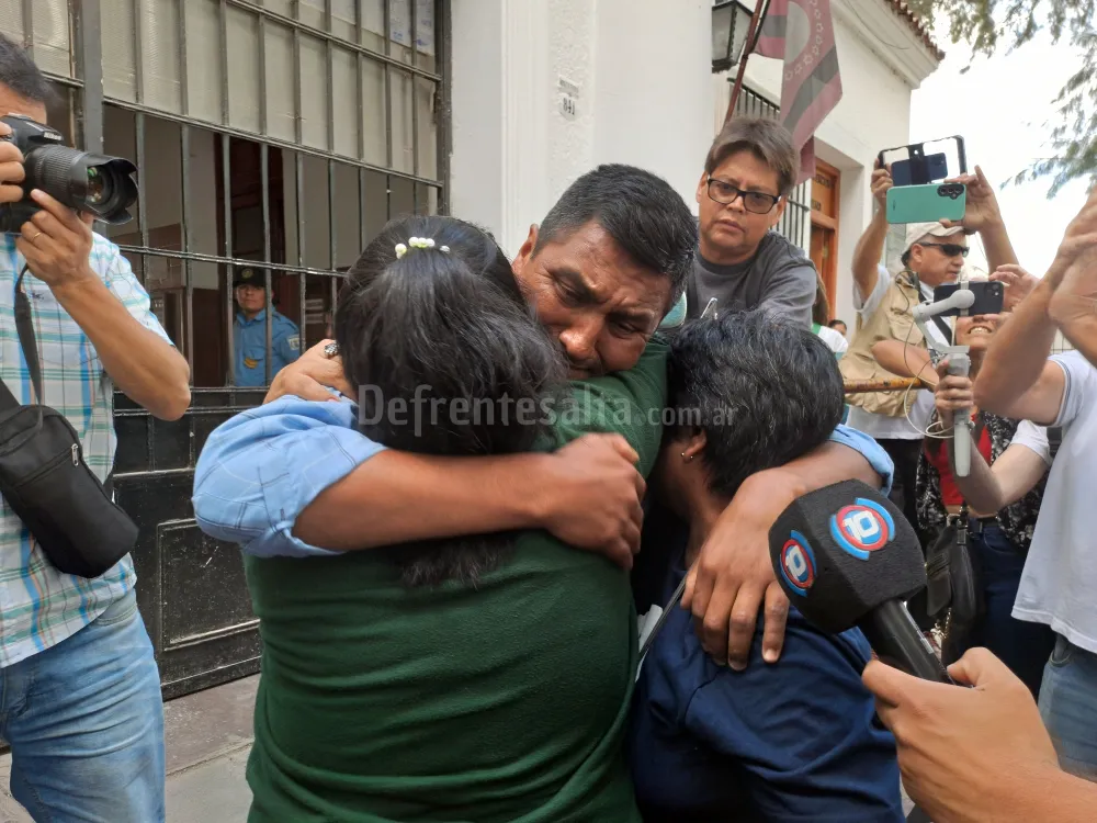 Santos Clemente Vera sale en libertad
