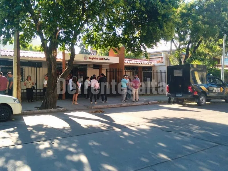 La Policía en el Registro Civil. 